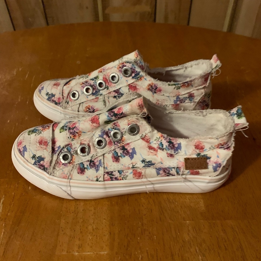 Blowfish girls pull-on sneakers